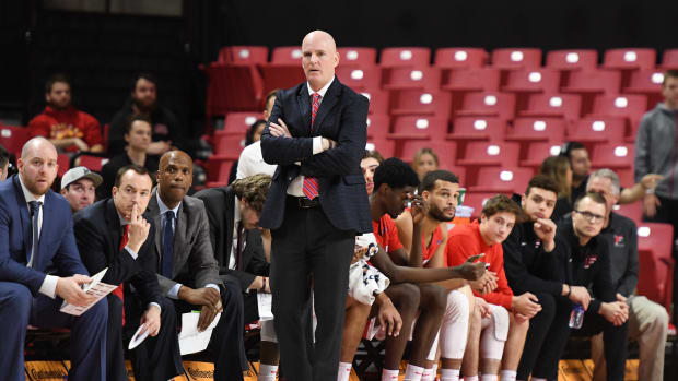 Photo: College Basketball Benches Look Drastically Different This Season -  The Spun: What's Trending In The Sports World Today