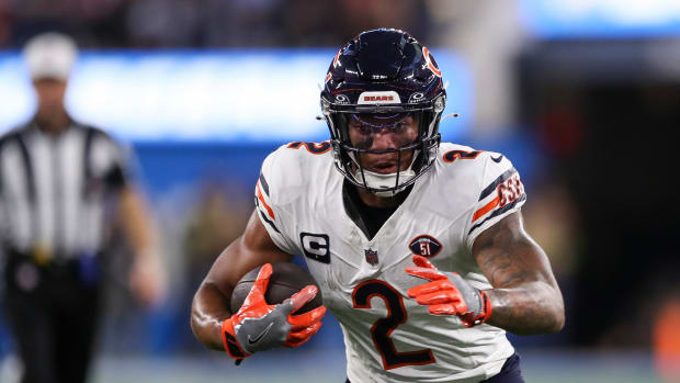 Bears wide receiver DJ Moore carries the ball against the Los Angeles Chargers.