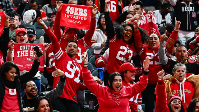 Models Tried Streaking At 49ers-Rams Game In Christmas-Themed Outfits - The  Spun