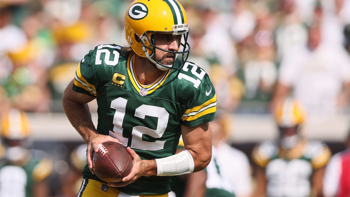 Ex-Bears great on Aaron Rodgers 'own you' taunt: 'I'd like to punch him in  his face'