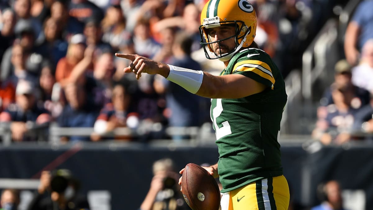 Aaron Rodgers warns the Chicago Bears: 'I plan on playing this