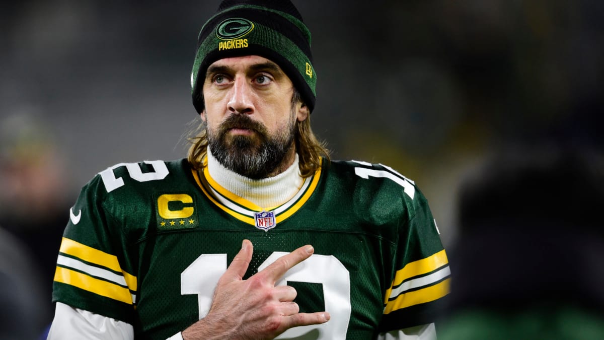 Aaron Rodgers's Training Camp Arrival Outfit Is Going Viral (Video) -  Sports Illustrated
