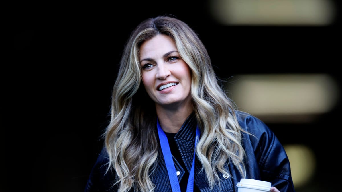 Erin Andrews is Not Worried About Trolls Hating On Her Outfit