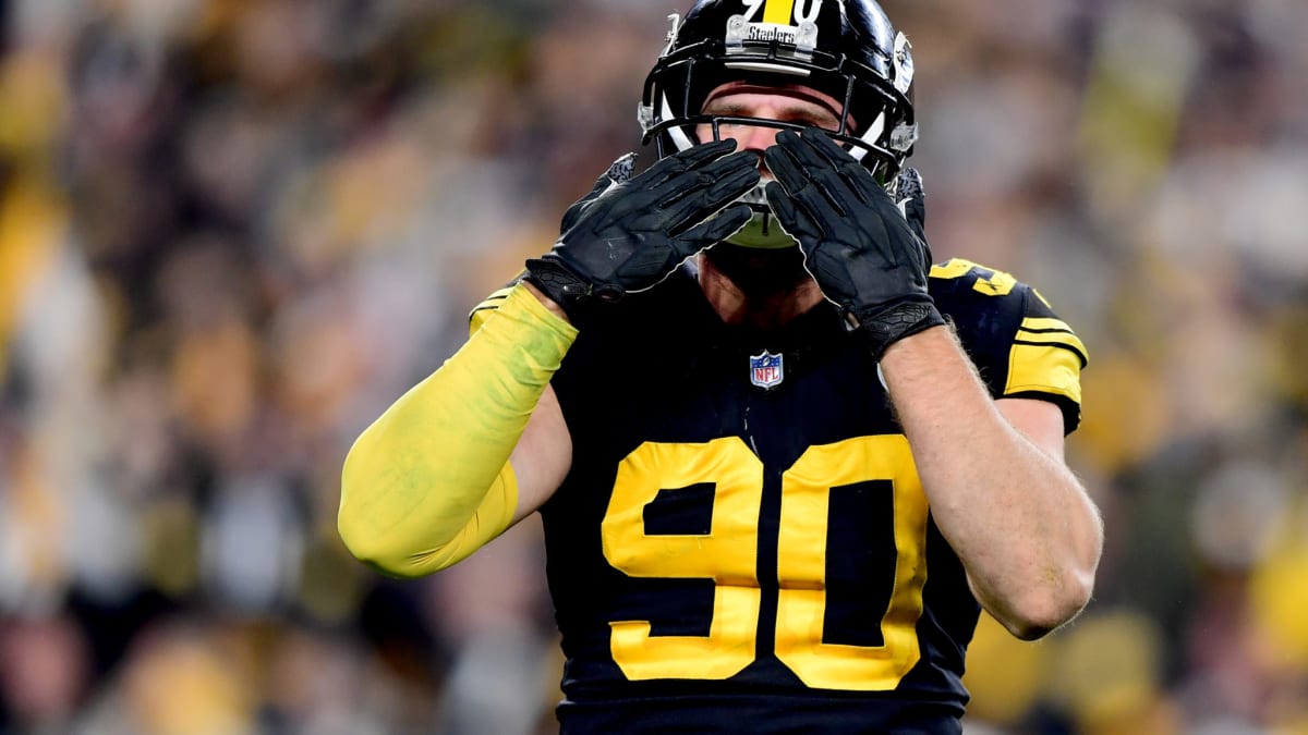 Veteran NFL Tight End Dealing With A Nasty Ear Infection - The Spun: What's  Trending In The Sports World Today