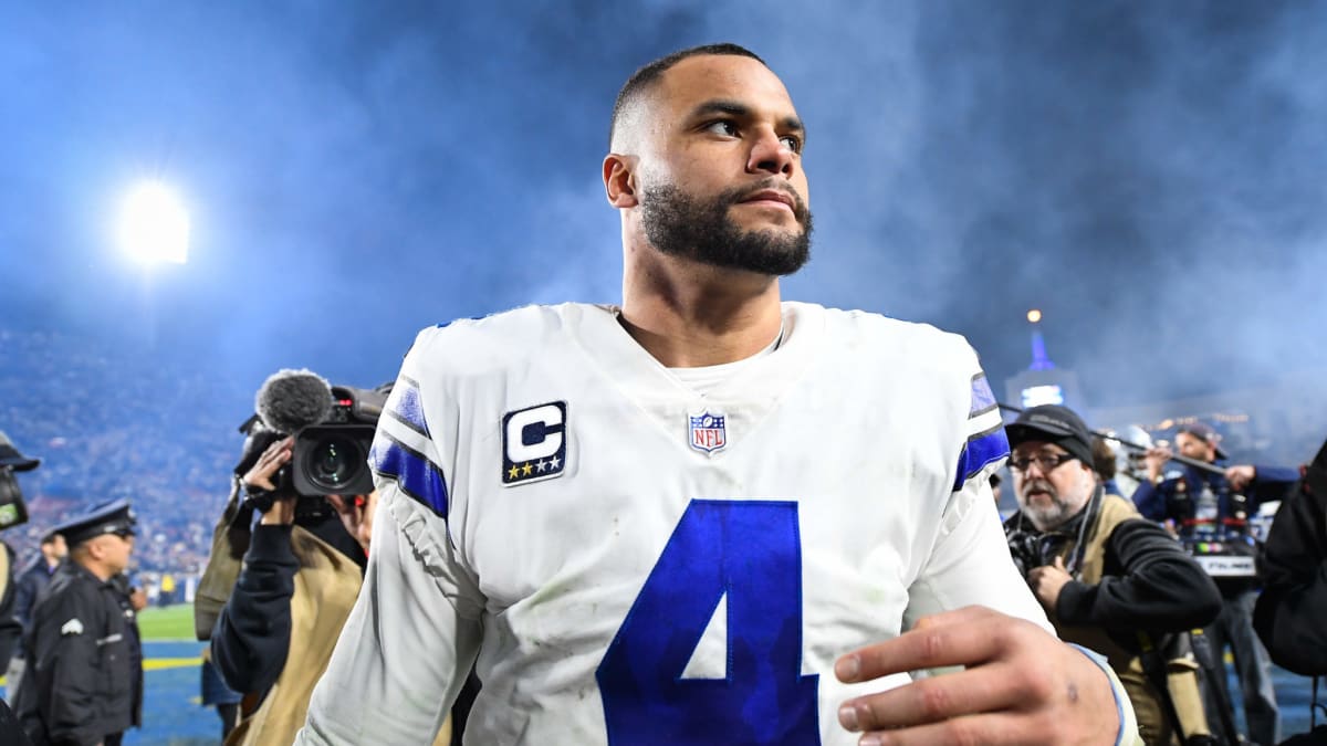 Dak Prescott's Girlfriend's Gameday Outfit Went Viral Yesterday - The Spun:  What's Trending In The Sports World Today