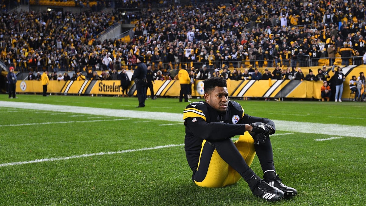 Pittsburgh, PA, USA. 16th Sep, 2018. Steelers #19 JuJu Smith-Schuster and  Kareem Hunt #27 during the Pittsburgh Steelers vs Kansas City Chiefs game  at Heinz Field in Pittsburgh, PA. Jason Pohuski/CSM/Alamy Live