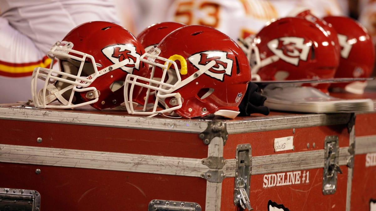 Chiefs' gear reportedly sent to New Jersey ahead of Patriots game