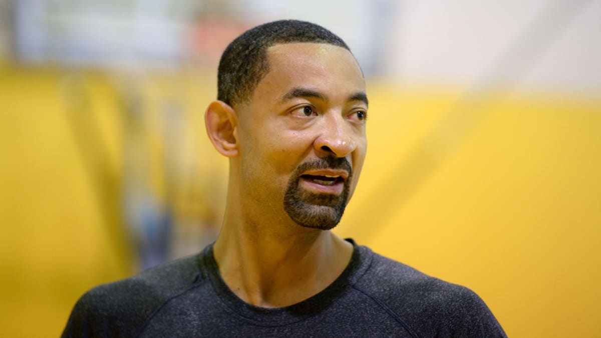 Juwan Howard Called Out For His Timeout On Thursday - The Spun: What's  Trending In The Sports World Today