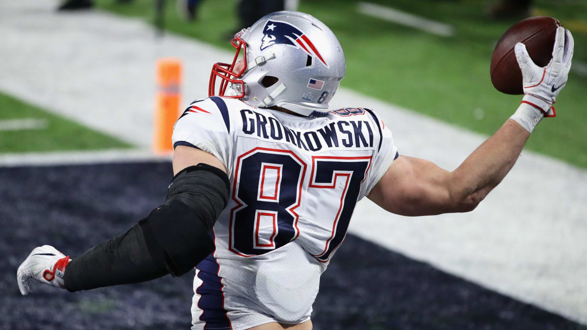 Rob Gronkowski Receives Bucs' No. 87 Jersey, Jordan Leggett