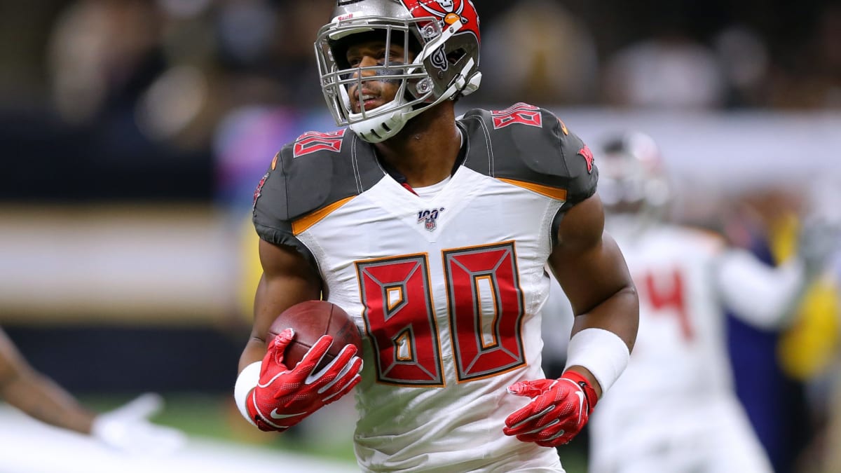 OJ Howard, Bills Reportedly Agree to 1-Year Contract After 5 Seasons with  Buccaneers, News, Scores, Highlights, Stats, and Rumors
