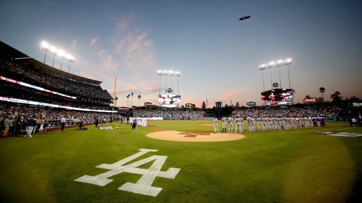 Dodgers' Martin mulling retirement