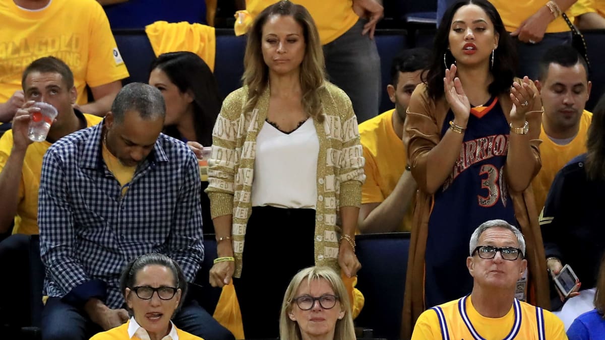 Steph Curry's father Dell Curry accuses estranged wife Sonya of