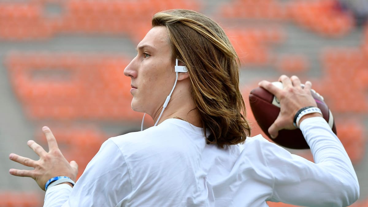 VIDEO: Trevor Lawrence's Third Pick Against Syracuse Involved His Nose