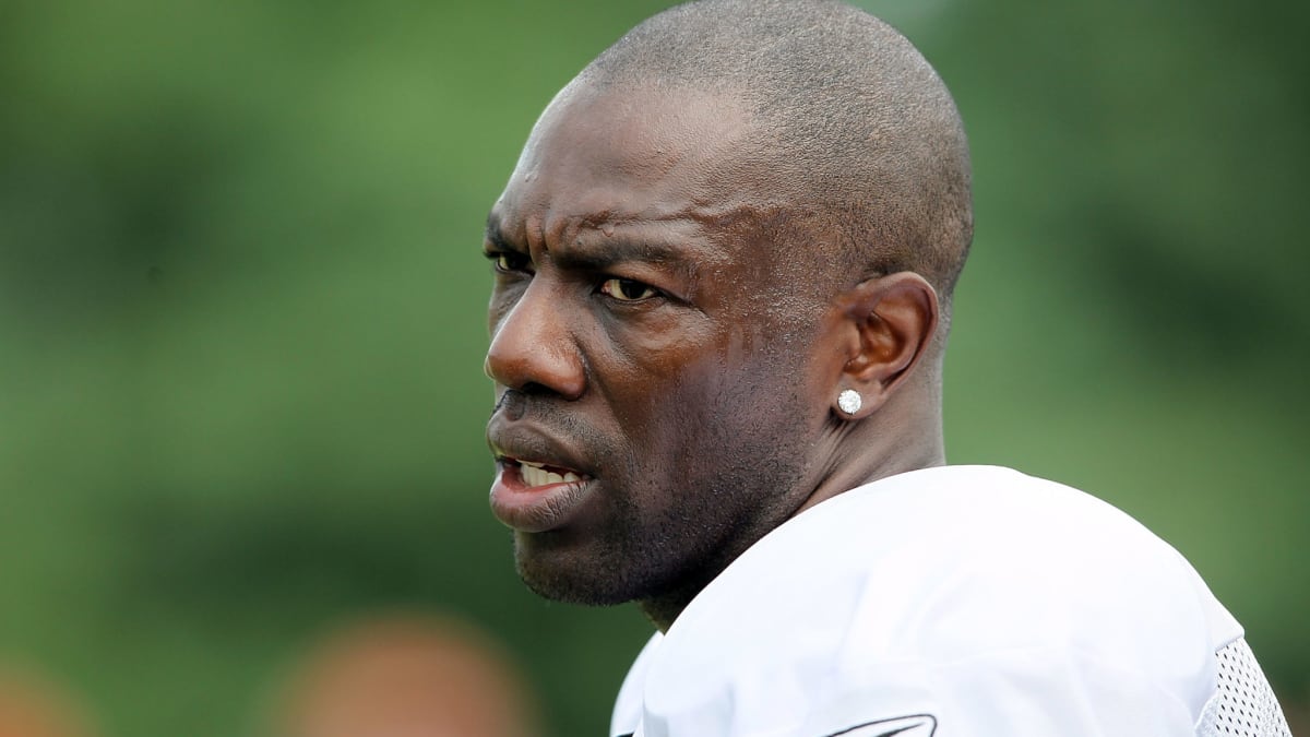 Terrell Owens 'Guarantees' 40 Time: NFL World Reacts - The Spun: What's  Trending In The Sports World Today