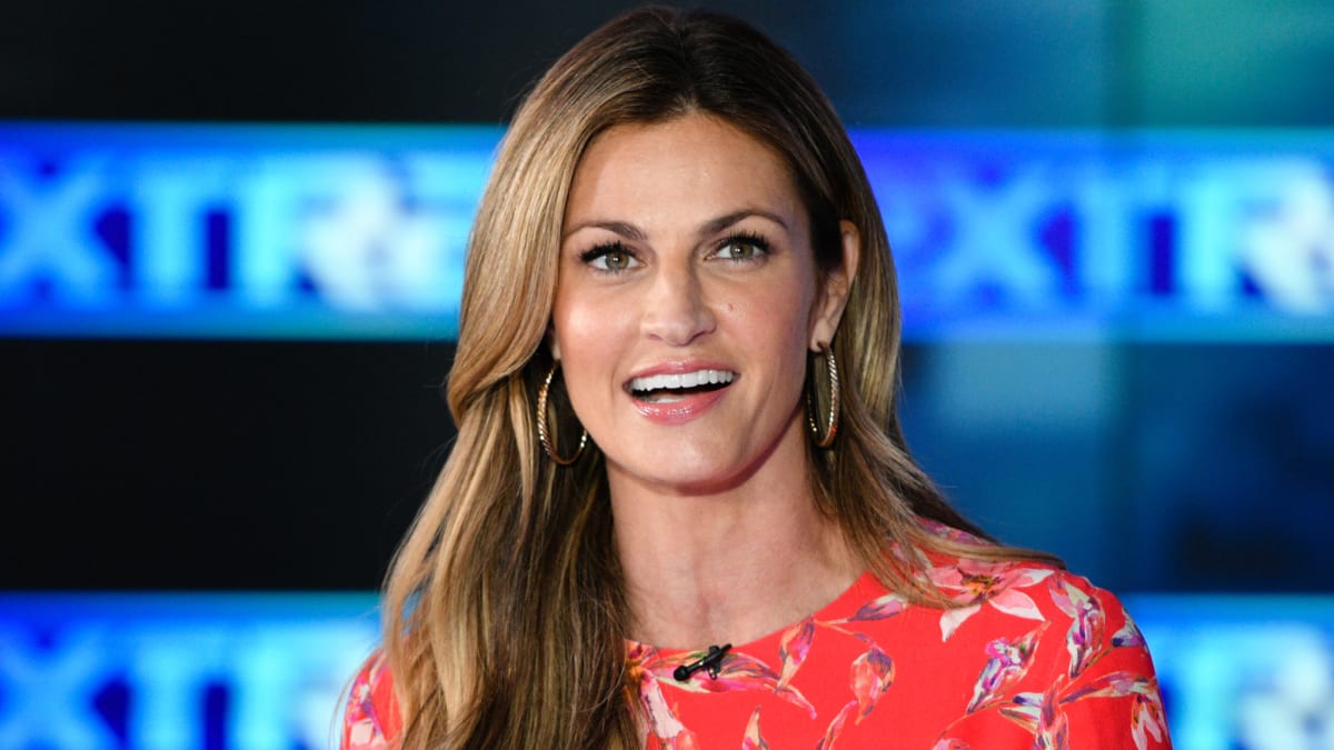 Erin Andrews' New Tattoo Goes Viral During Sunday's Game - The