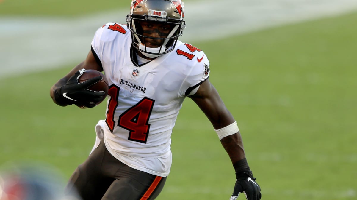 Buccaneers' Chris Godwin doubtful for Panthers game, according to