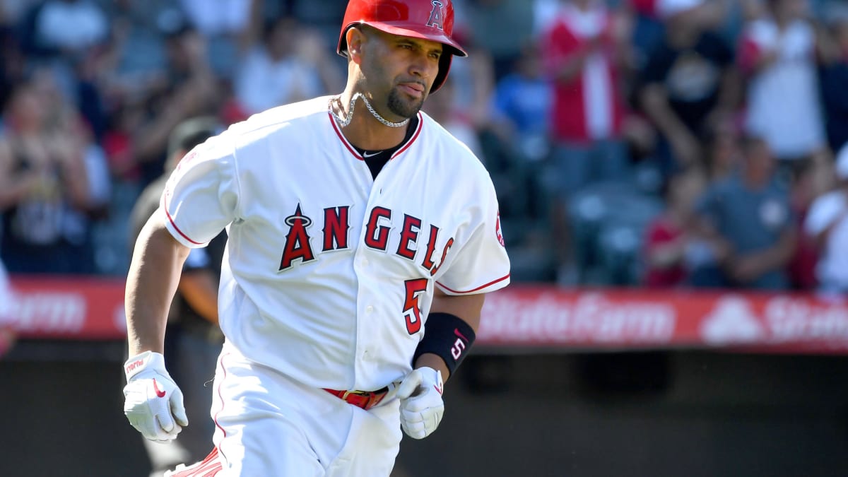 Albert Pujols Reportedly Drawing Interest From 1 MLB Team - The