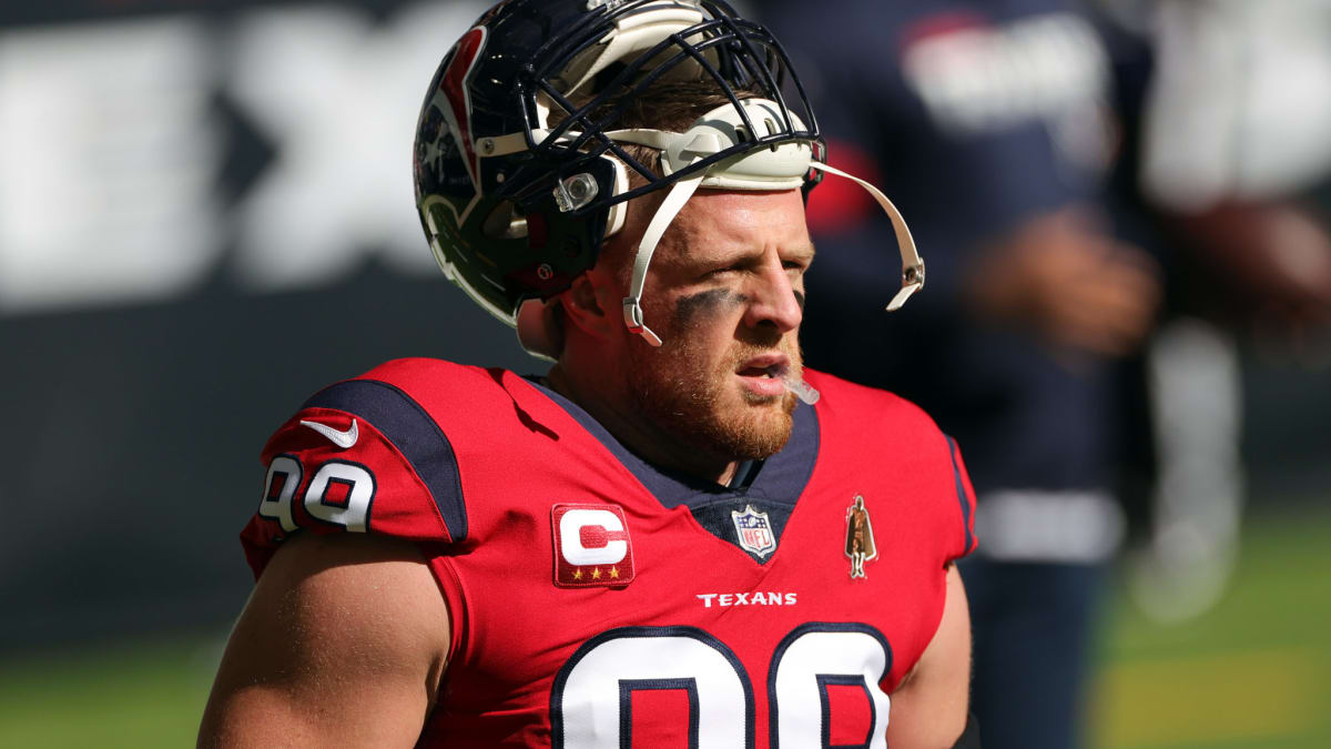 JJ Watt stars in final NFL game; brothers Derek, TJ wear his jersey