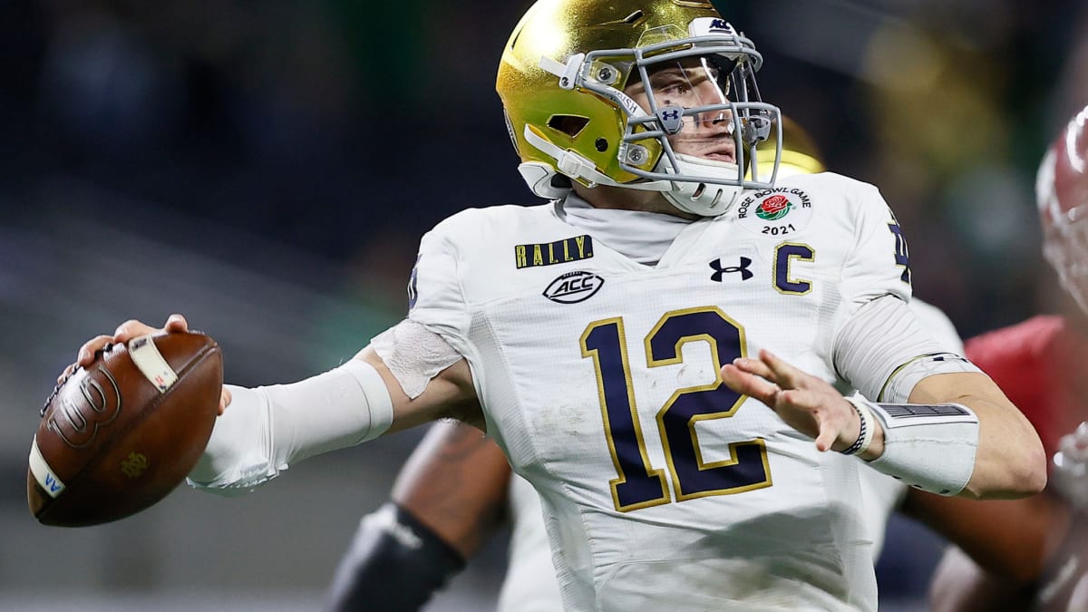 Saints draft Notre Dame QB Ian Book