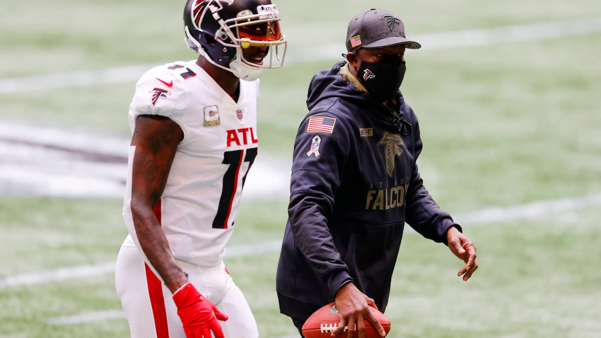 NFL World Reacts To The Falcons' Crushing Injury News - The Spun