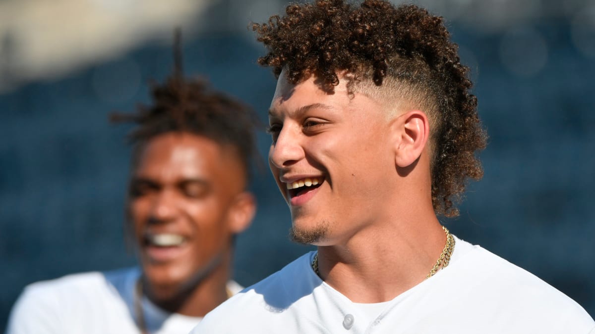 Mahomes' nod to the Kansas City Royals with new shoe option