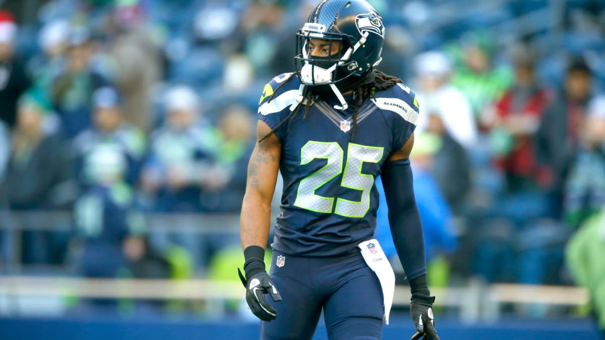 Richard Sherman reacts to Russell Wilson-Seahawks drama with emoji