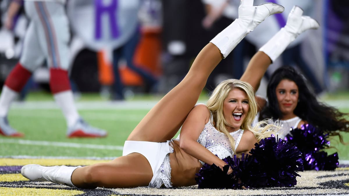 Look: 10 Stunning Photos Of NFL Cheerleaders - The Spun: What's