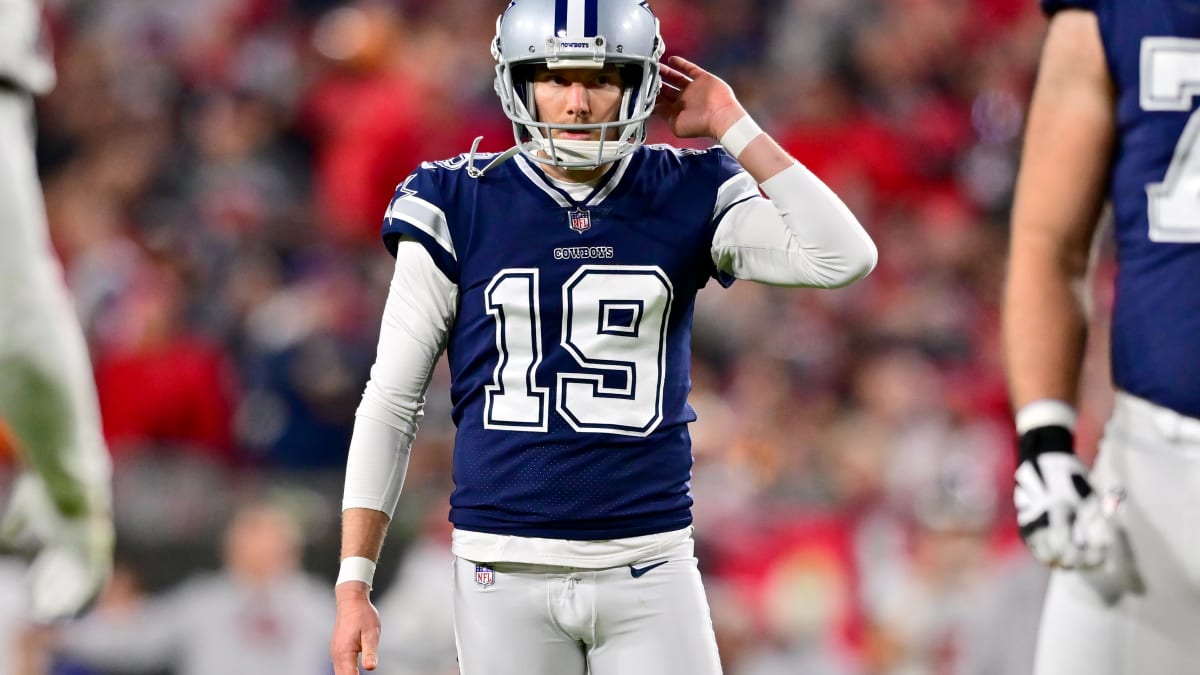 Dallas Cowboys kicker regains some confidence during playoff loss; Texas  governor tweets dig