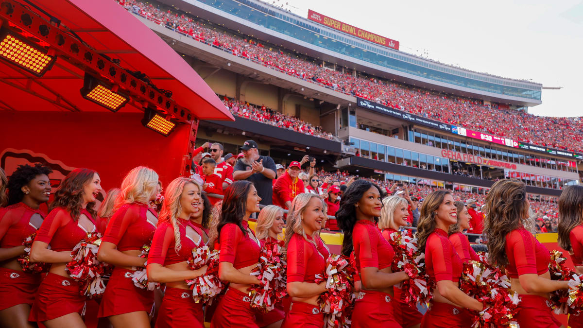 Look: NFL World Reacts To Chiefs Cheerleaders Video - The Spun: What's  Trending In The Sports World Today