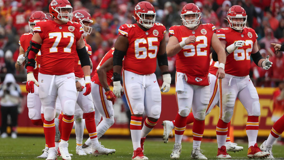 Kansas City Chiefs O-Line wearing '0 Sacks' shirt at Super Bowl parade