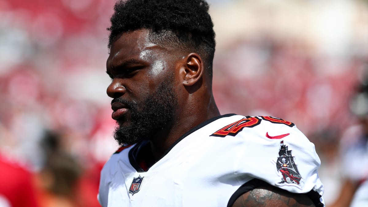 NFL World Praying For Shaq Barrett, Wife On Wednesday, The Spun