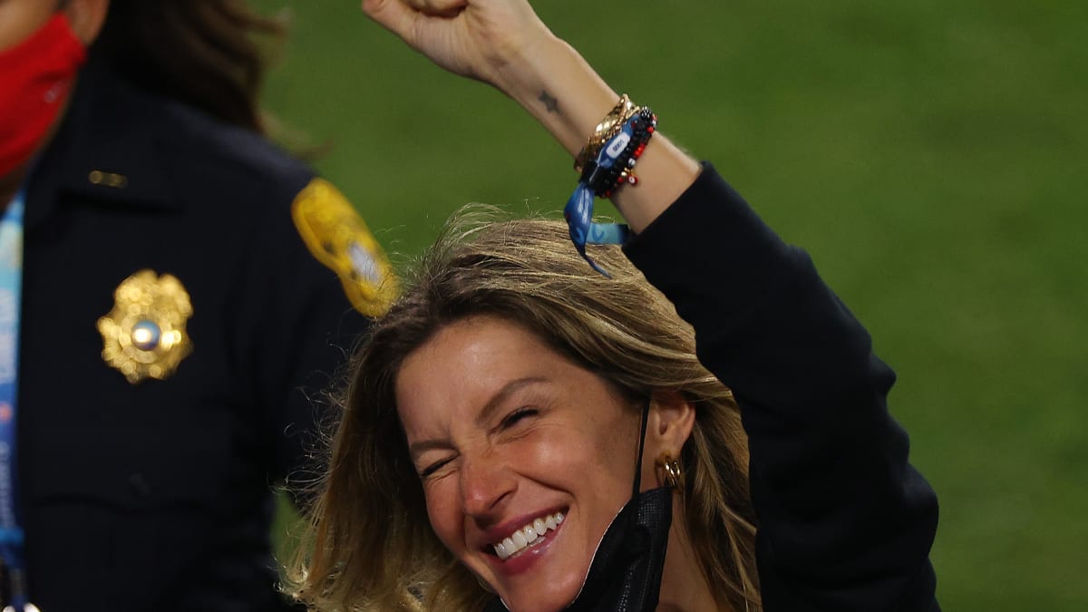 Look: Gisele Bundchen Spotted With Notable Man In Costa Rica - The Spun:  What's Trending In The Sports World Today