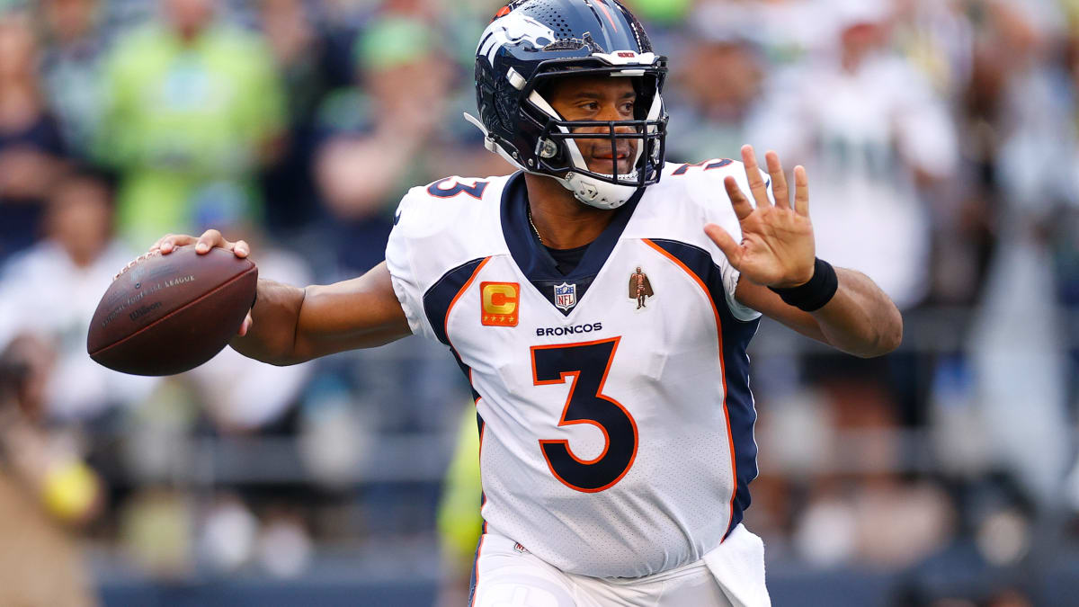 Former NFL GM Thinks Russell Wilson Will Be Benched This Season