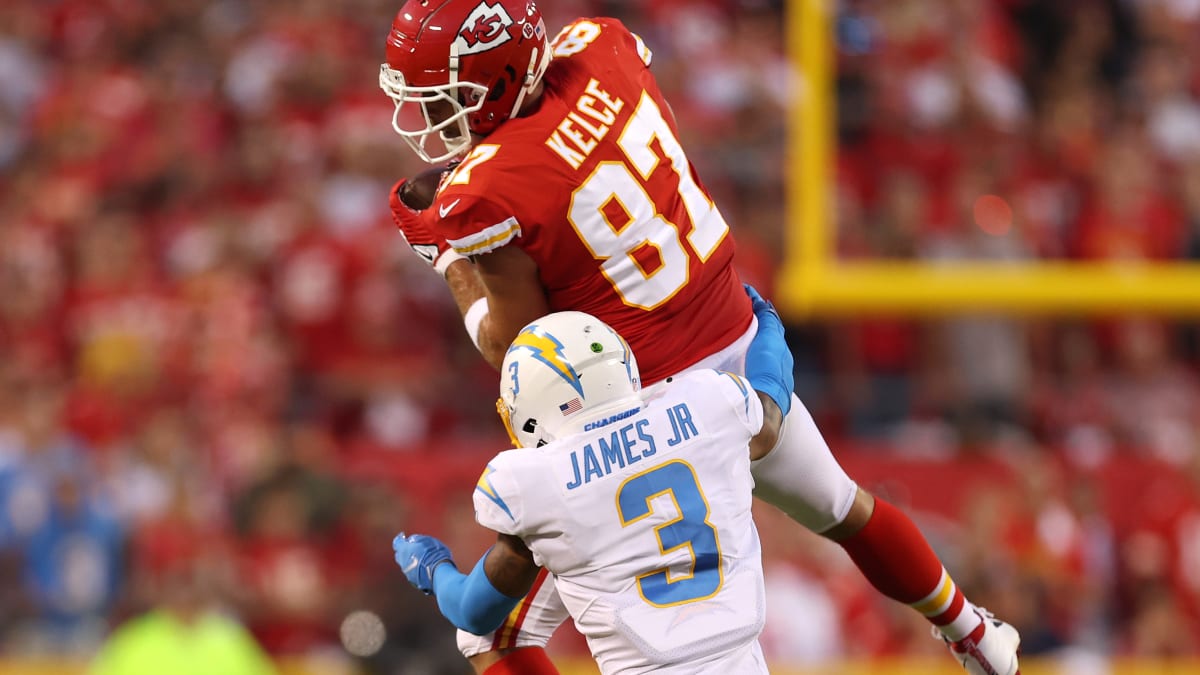 Travis Kelce body slammed into oblivion by Derwin James! NFL Big Hit! Wow!  Chiefs vs Chargers 