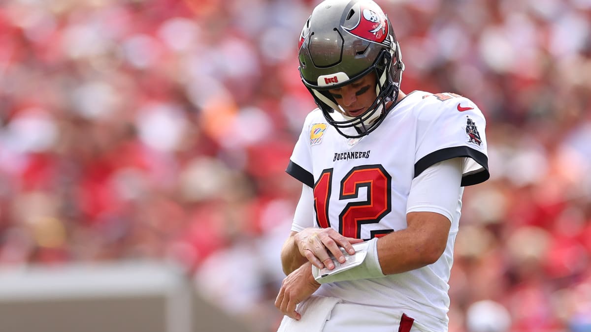 Deion Sanders upset with roughing the passer penalty on Bucs