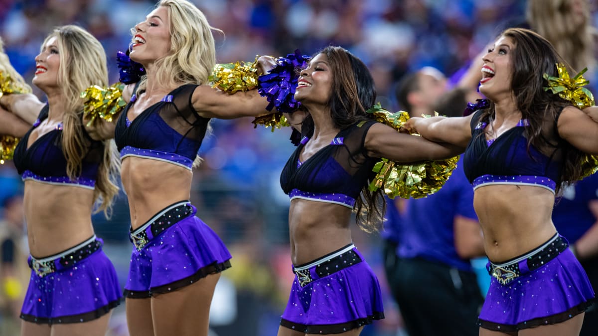 Baltimore Ravens Cheerleader Surprise Proposal on the Field