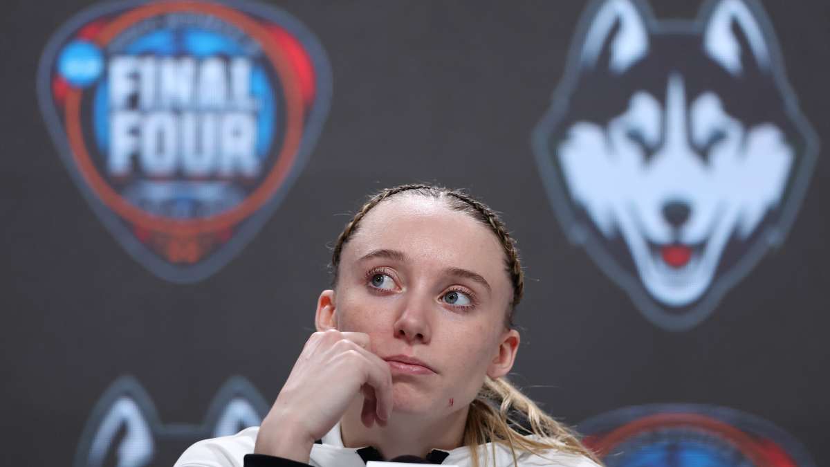 UConn Star Paige Bueckers Was Locked In On Fever-Sparks Game - The Spun