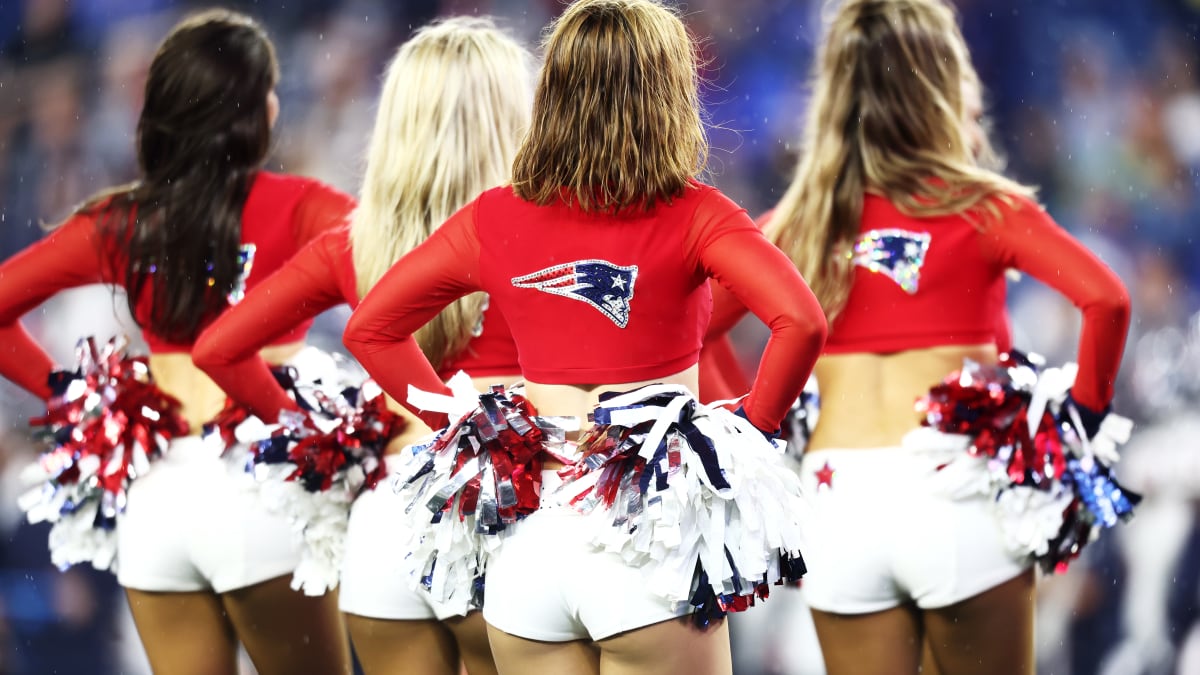 Cheers! It's Christmas - New England Patriots Cheerleaders