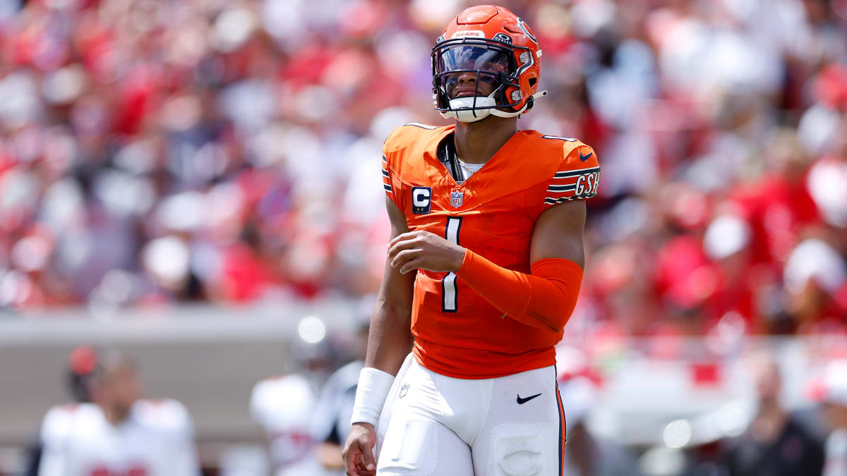 NFL Fans Amazed By Justin Fields' Performance On Sunday - The Spun: What's  Trending In The Sports World Today