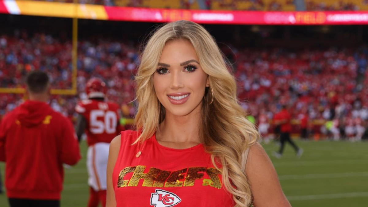 Daughter Of Chiefs Owner Turning Heads Before Sunday's Jaguars Game - The  Spun: What's Trending In The Sports World Today