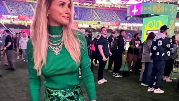NFL Sideline Reporter Jane Slater Turns Heads On Golf Course Tuesday