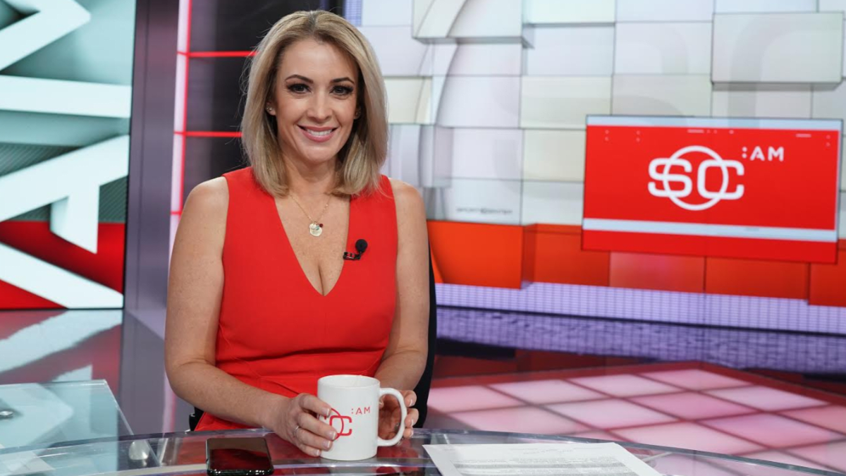 21-questions-with-sportscenter-anchor-nicole-briscoe-the-spun-what-s-trending-in-the-sports-world-today