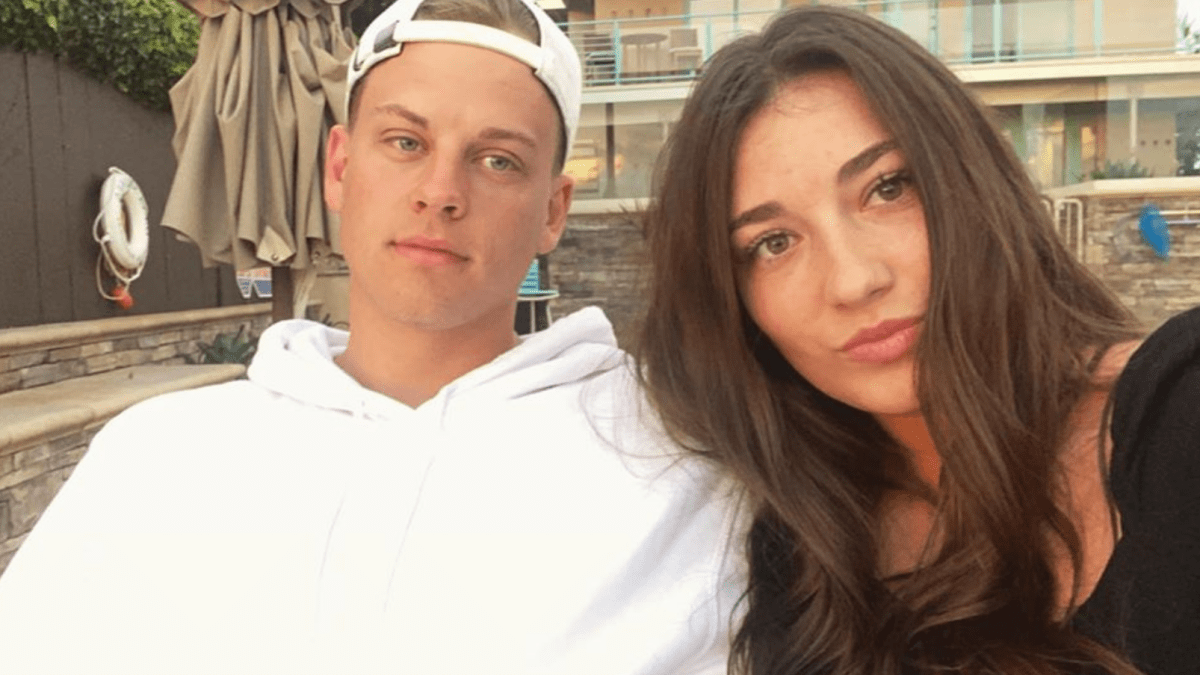 Look: Joe Burrow's Girlfriend Has 1-Word Reaction To Viral Pregame