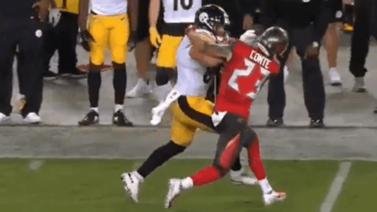 Twitter Erupts After Steelers Tight End Annihilates Bucs Defender With  Stiff-Arm