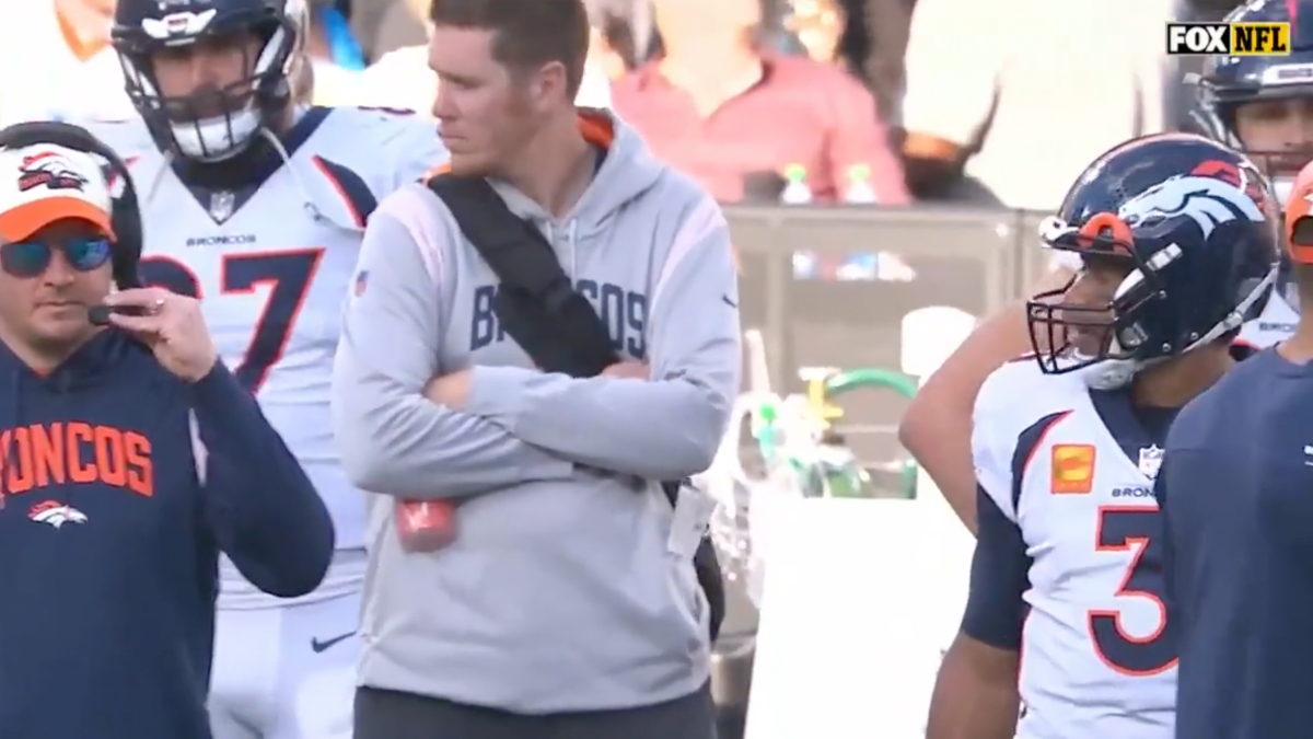 FOX Sports: NFL on X: Mike Purcell had some words for Russell Wilson has  he returned to the Broncos sideline  / X