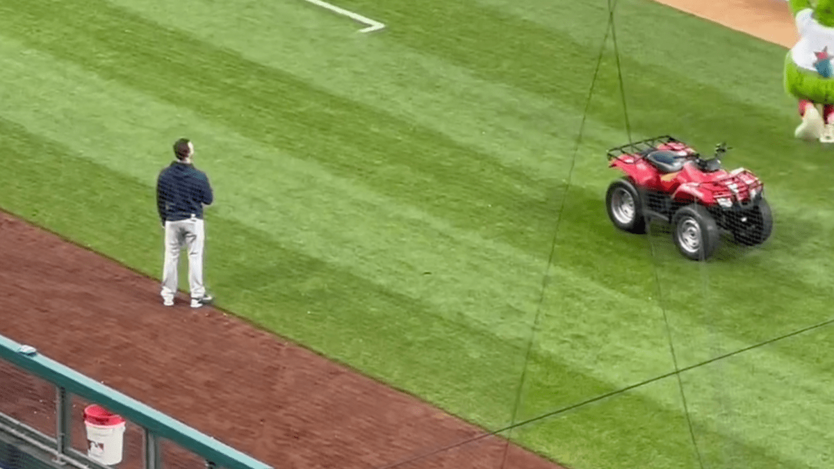 Red Sox's Kutter Crawford, Phillies' Matt Strahm ejected, fined by MLB over  national anthem standoff 