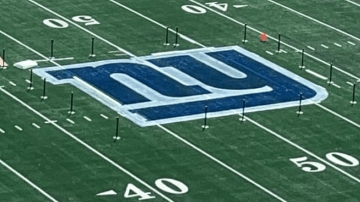 New York Giants put team logo on Metlife Stadium field for first time