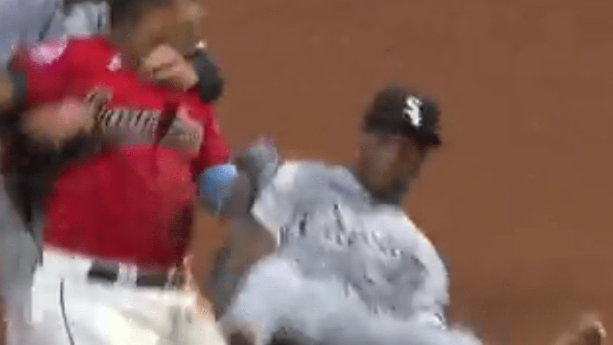 Video: White Sox's Tim Anderson Punches Guardians' Jose Ramirez