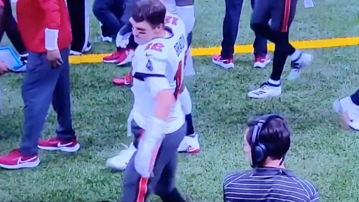 Look: Sideline Video Of Tom Brady Going Viral Tonight - The Spun: What's  Trending In The Sports World Today