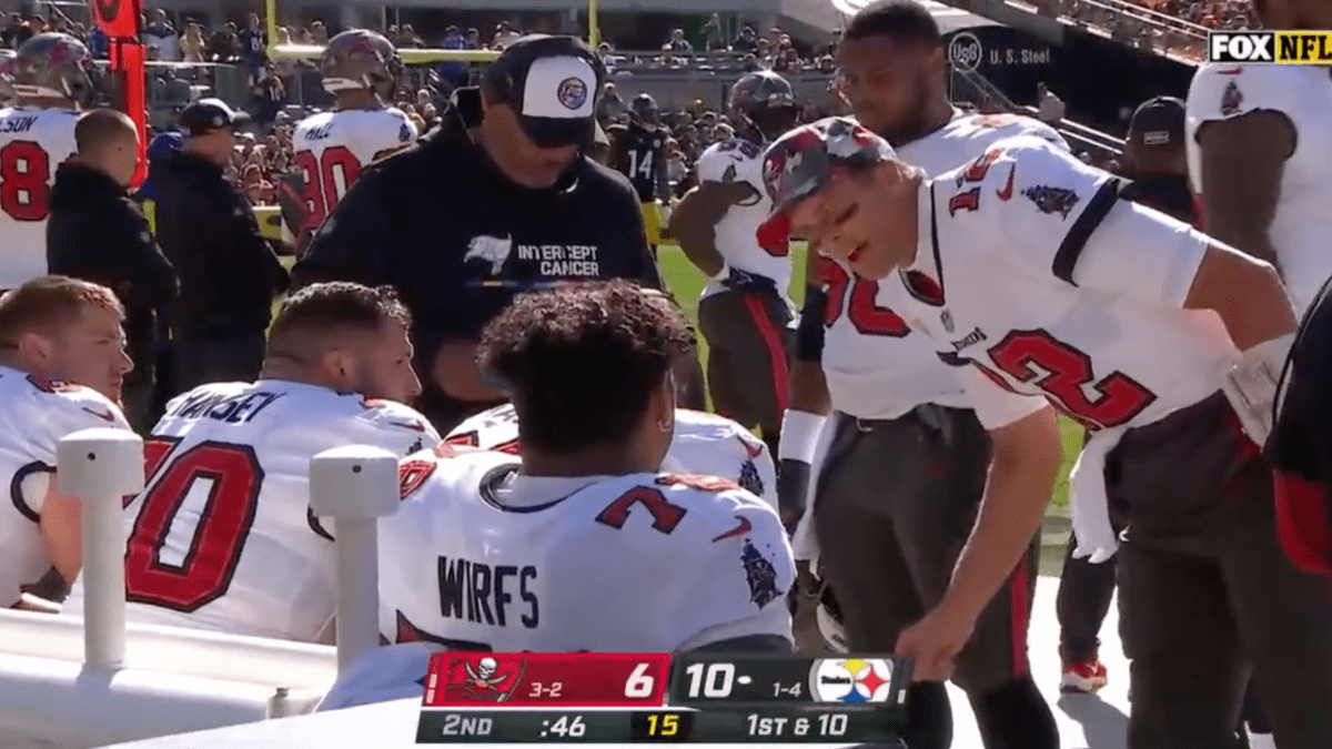 Video: Tom Brady Looked Extremely Angry On Bucs Sideline Tonight - The  Spun: What's Trending In The Sports World Today